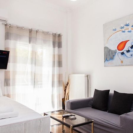 Cozy Apartment Near Stavros Niarchos Park アテネ エクステリア 写真