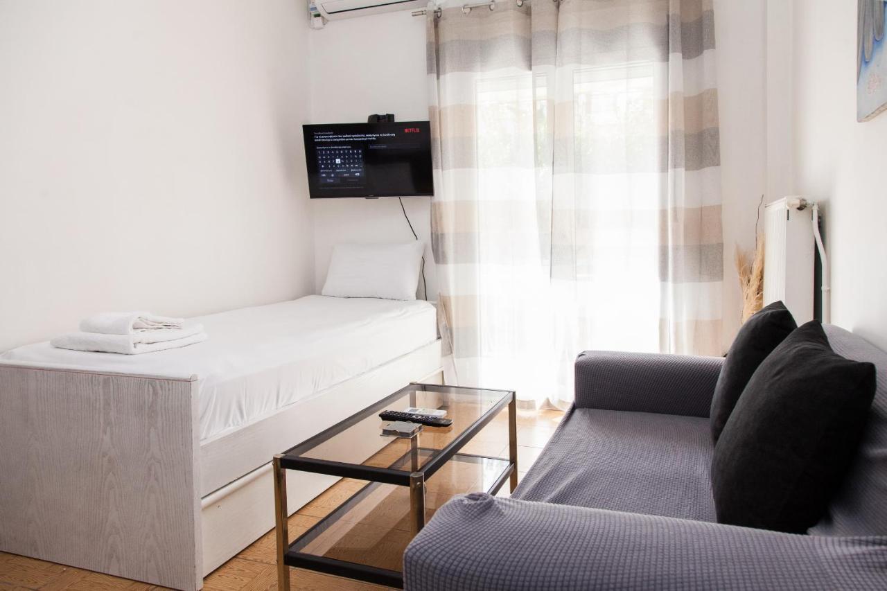 Cozy Apartment Near Stavros Niarchos Park アテネ エクステリア 写真