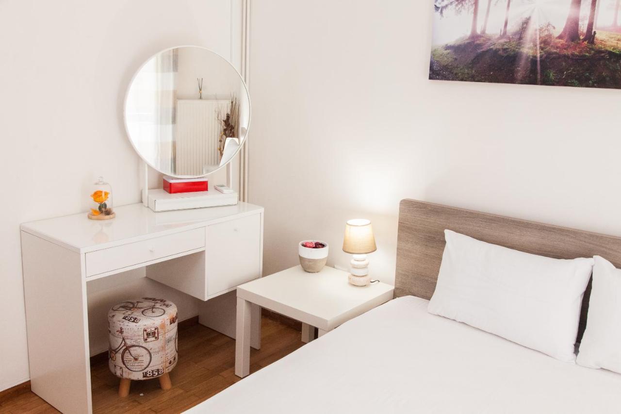 Cozy Apartment Near Stavros Niarchos Park アテネ エクステリア 写真