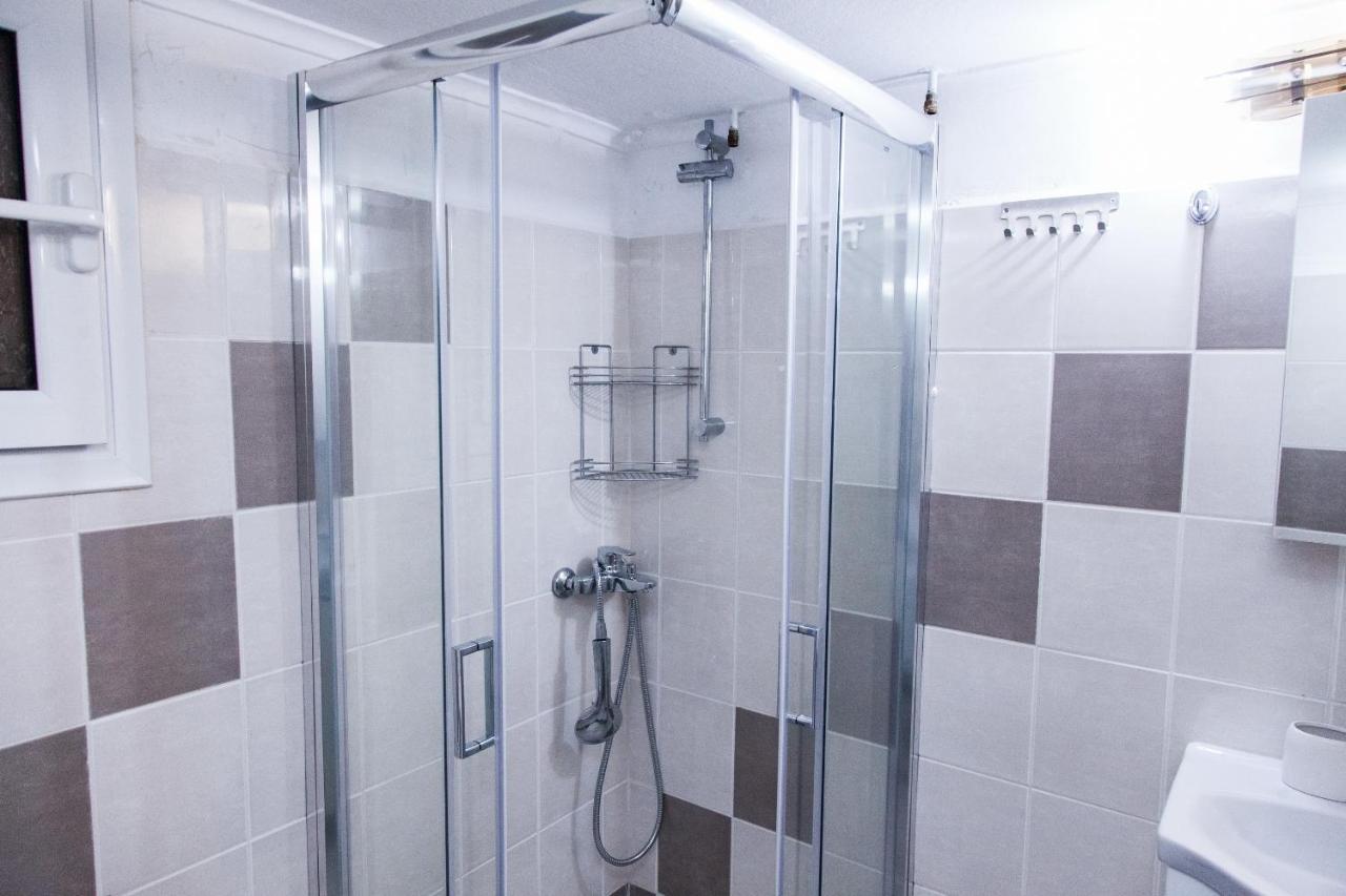 Cozy Apartment Near Stavros Niarchos Park アテネ エクステリア 写真