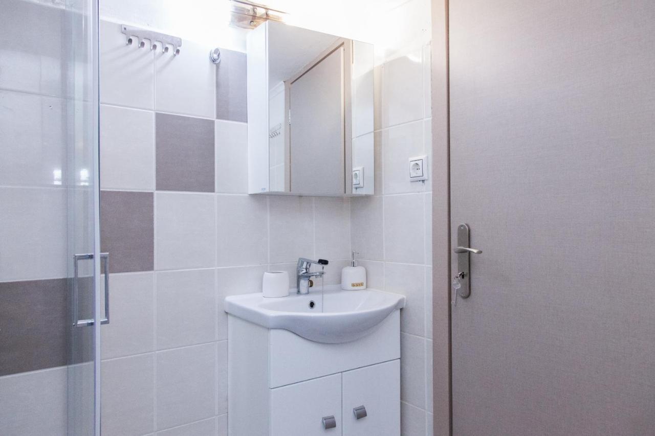 Cozy Apartment Near Stavros Niarchos Park アテネ エクステリア 写真
